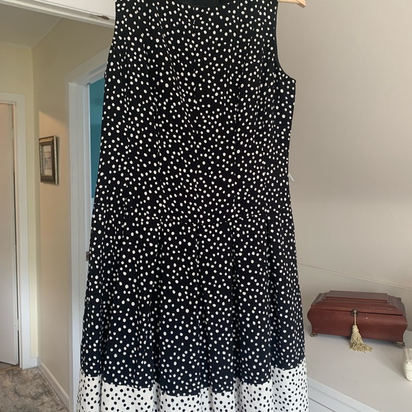 Lauren Ralph Lauren Dress! Sz8 ⚫️⚪️ - Picture 6 of 8